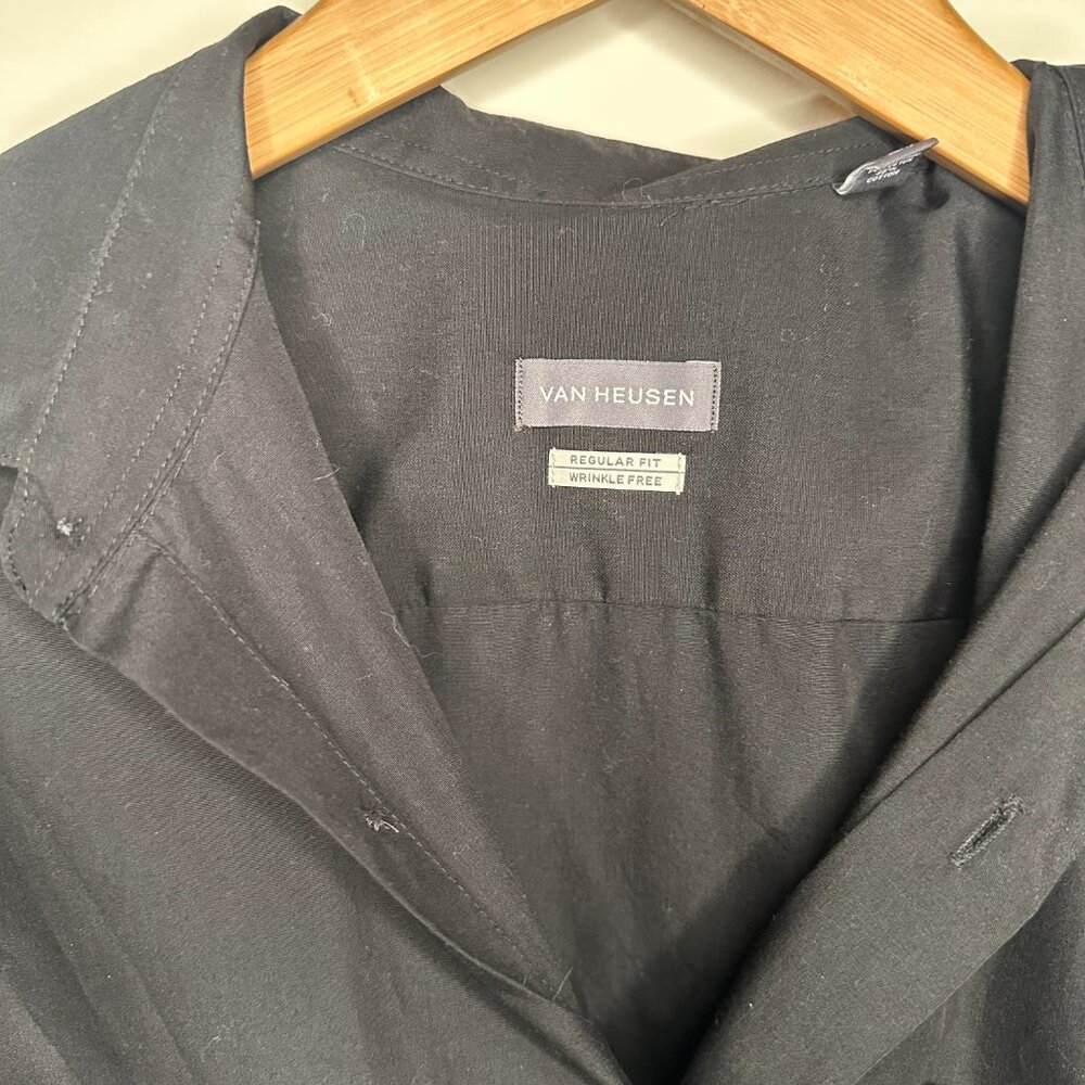 Men's Button Down Dress Shirt | Van Heusen |  Regular Fit / Wrinkle Free Size M